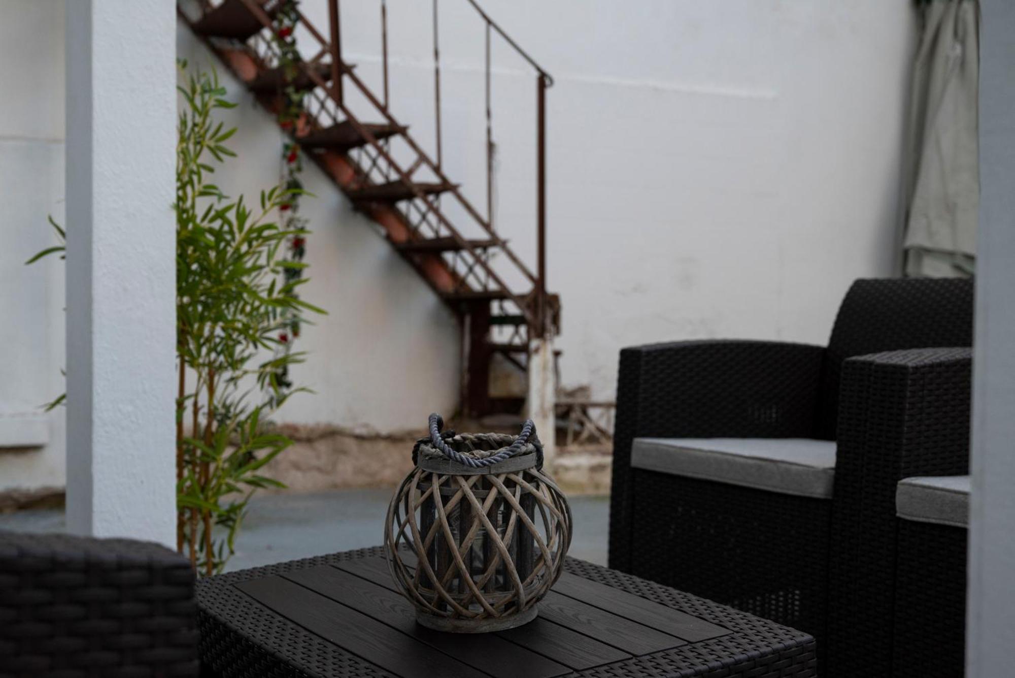Thissio Getaway 2Ba Next To Athens Ancient Market Exterior foto